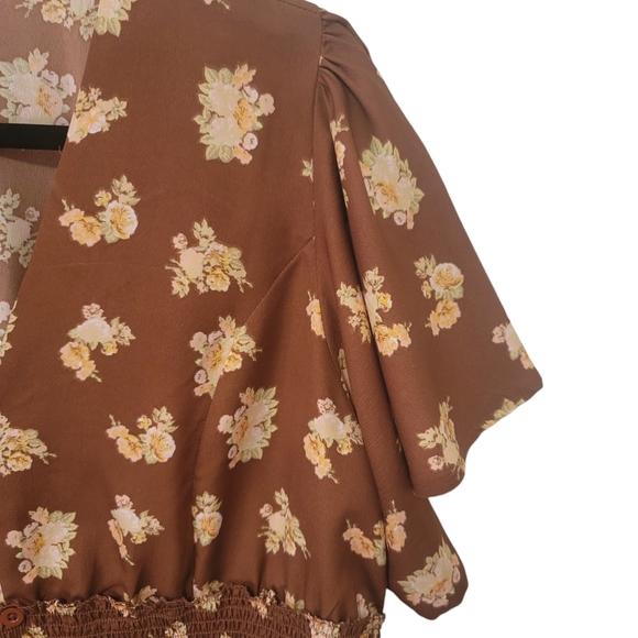 Live 4 Truth Floral Peasant Style Blouse w/ Short Bell Sleeves - XL - Picture 4 of 7